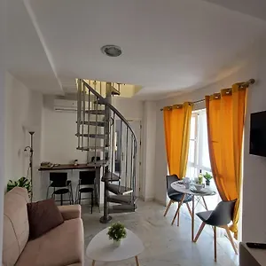  Apartamento ático Acogedor, Céntrico Y A 2 Min De La Playa.